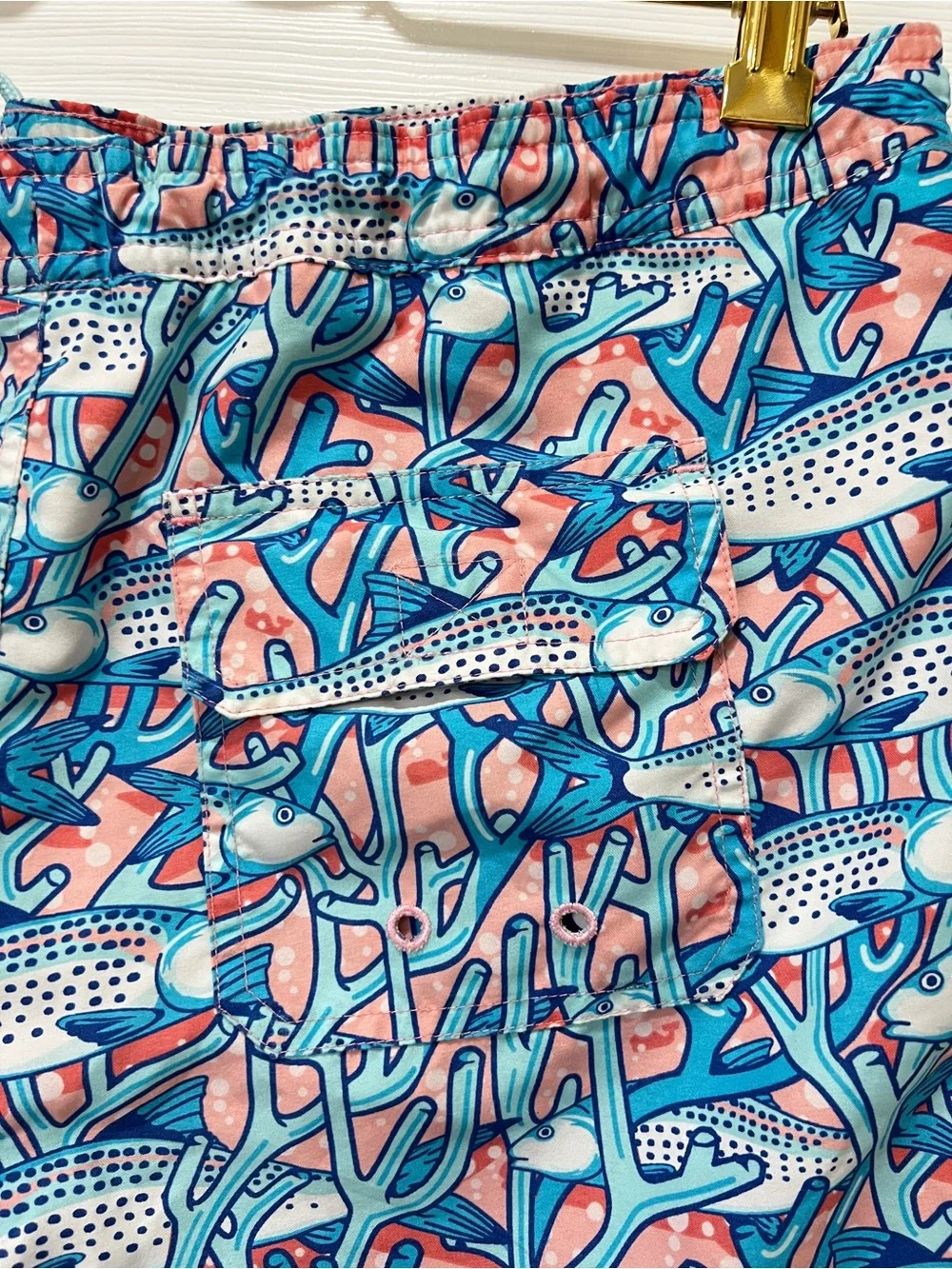 Vineyard Vines Colorful Fish Print Swim Shorts Size XL (18) Blue Coral White